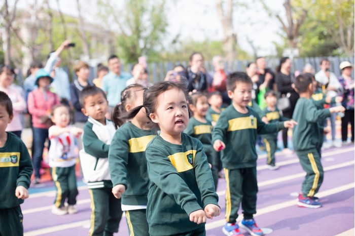 天津生态城伟才幼儿园春季亲子趣味运动会圆满结束！